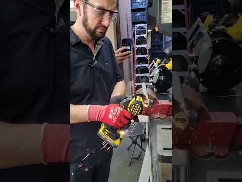 Conheça a Poderosa Recortadora Dewalt DCS438 - A Ferramenta que Vai Mudar Tudo!