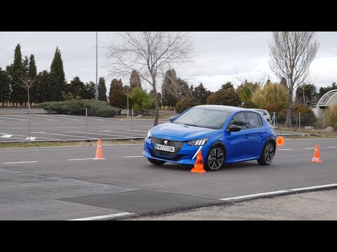 Peugeot 208  2020 – Maniobra de esquiva (moose test) y eslalon | km77.com