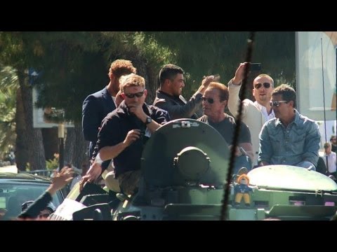 'Expendables 3' cast rolls in on tanks in Cannes