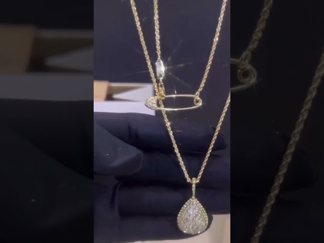 سلسال بوشرون طويل بقلادة دمعة كبيرة مرصعة بالألماس ذهب أبيض 18 قيراط