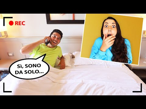 SPIO IL MIO RAGAZZO CON LE TELECAMERE NASCOSTE MENTRE È DA SOLO IN QUARANTENA IN HOTEL E SCOPRO...