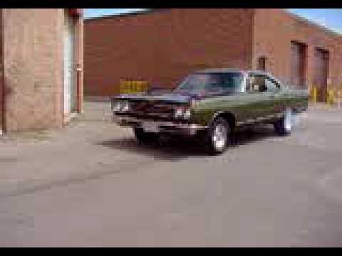 Plymouth GTX 440 six pack does a burnout