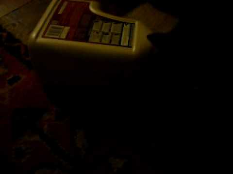 KY3 V106 : My cat opens food container with screw top lid May 26, 2009 1:05 AM