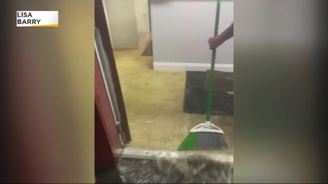 After thunderstorms, flooding displaces some in Clackamas Co.