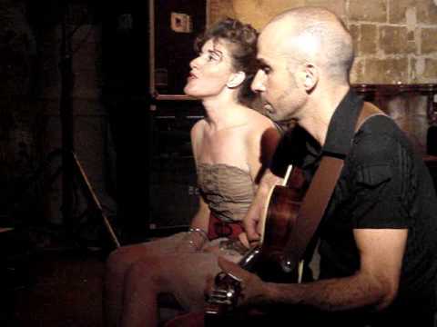 La dame brune, par Héloïse Combes et Guilam, chantent Moustaki