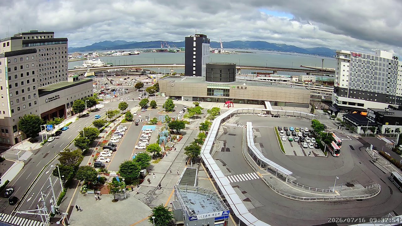 Live webcam view of Estación de Hakodate y su bahía