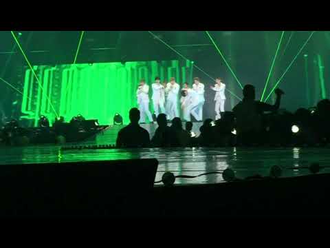 180805 Wanna One - Never in Bkk (2)