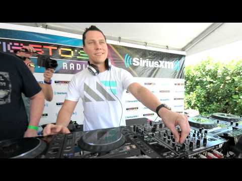 Tiësto playing: Bass King Vs X-Vertigo Feat Golden Sun - Kings @ SiriusXM (Miami)