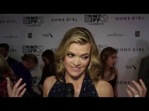 Thumbnail of the video: NYFF52 "Gone Girl" Red Carpet | Missi Pyle