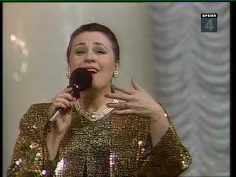 Перед зеркалом толкунова. Девчушка лет пяти толкунова. Валентина толкунова фото. Валентина толкунова в молодости. Валентина толкунова.