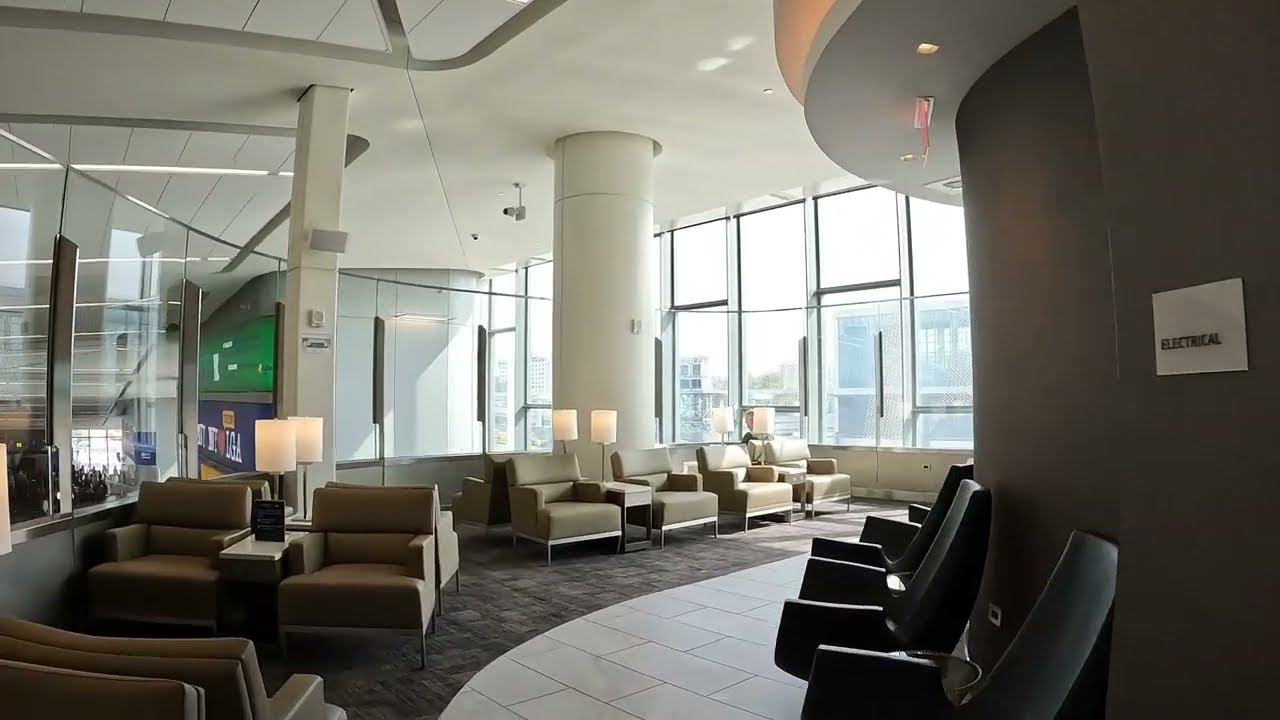 United Airlines United Club thumbnail