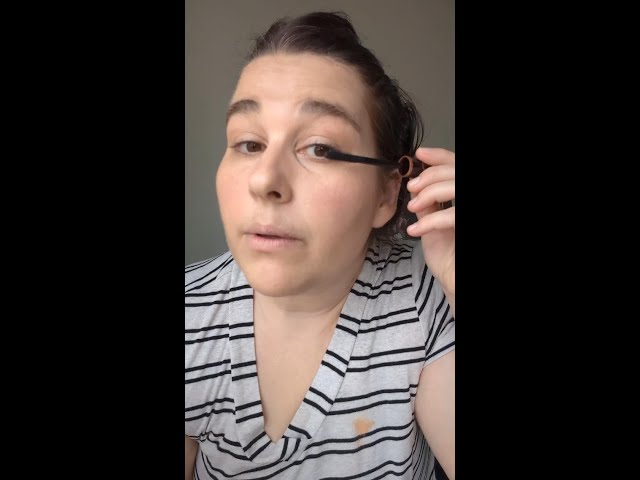 Vídeo relacionado con e.l.f. Cosmetics Lash It Loud Mascara, Formula Volumizing for Mega Volume Lashes, Creates Fuller & Bolder Eyelashes, Intensely Pigmented, Black, 1.1 Oz