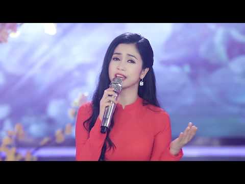 Thể hiện bởi Phương Anh