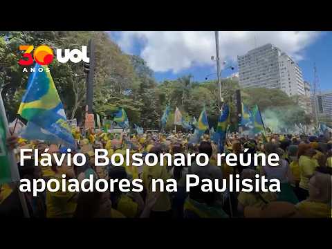 Flávio Bolsonaro reúne apoiadores na Paulista para manifestação antes de debate com Lula