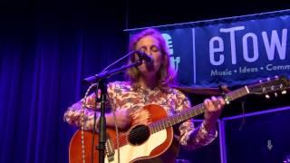 Tift Merritt - Something Came Over Me (eTown webisode #1218)