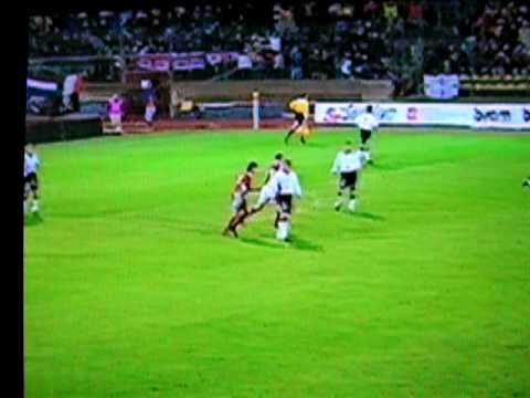 Luxemburg - England 0 -  3 Dan Theis Elfmeter