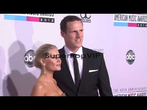 Elisha Cuthbert, Dion Phaneuf at The 40th American Music ...
