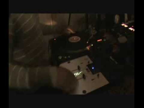 Part 6 : Tiny Scratch Battle 2014 / Demi-finale / Dj Smirs Vs Eys Dc Bird by UR-78 Aka Dj Delta