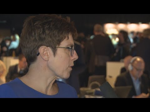 Kramp-Karrenbauer: "Merkel steht für eine Politik von Maß und Mitte"