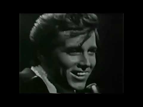 Shindig S2E2 JuJu Hand