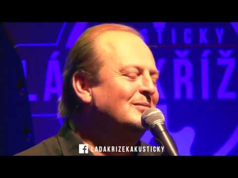 Láďa Křížek Akusticky - SCHÁZÍŠ MI (Kreyson) HD