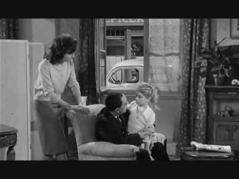 La Française et l'Amour  (1960) - Extrait 1 - L'Enfance (Henri Decoin)