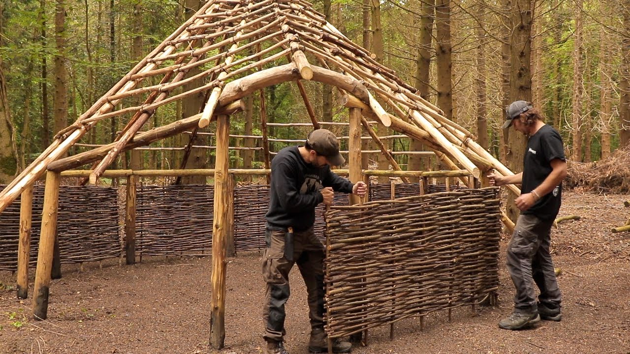 Building an Iron Age Roundhouse: Perimeter Walls Bushcraft Shelter (PART 5)