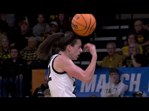 FRUSTRATED Caitlin Clark SLAMS Ball Off Her OWN HEAD | NCAA Tournament, Iowa Hawkeyes vs Holy Cross