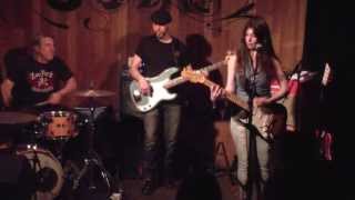 Susan Santos en directo "Heatwave" 2013