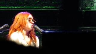Tori Amos Rotterdam May 26th 2014 I&#39;m on fire (Bruce Spingsteen cover)