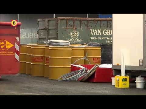 Beelden van de inval bij ELD in Oosterhout