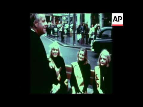 SYND 1-12-72 SCENES IN LONDON'S OXFORD STREET WITH ALL TRAFFIC BANNED EXCEPT TAXIS AND BUSES