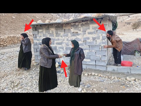 Shapsjad and Amineh become suspicious of Amineh's sister after hearing her talk.