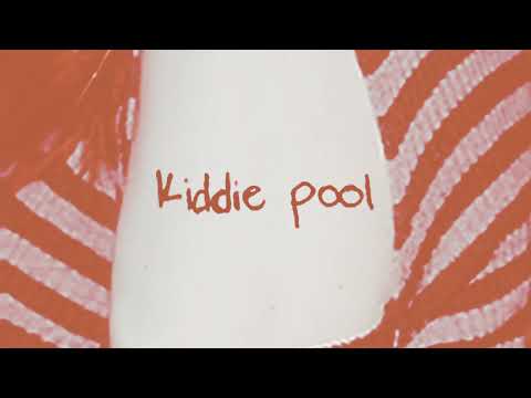 Video thumbnail for GAYLE - kiddie pool (Deutsche Übersetzung)