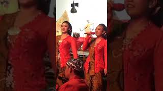 Download lagu YOFIKA & AYU #lumintuchanel #wayangkulitindonesia mp3