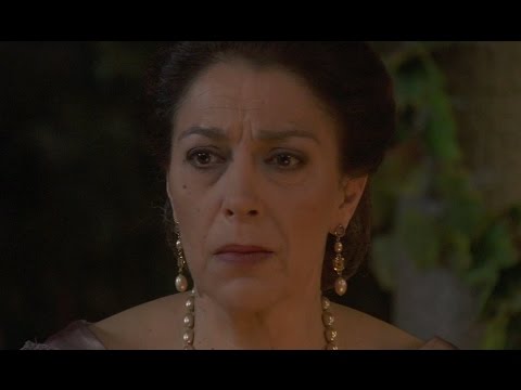 PUENTE VIEJO C964 - Francisca se encuentra su jardín lleno de velas