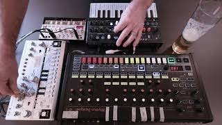 Live ACID house Jam on hardware synths - no computers