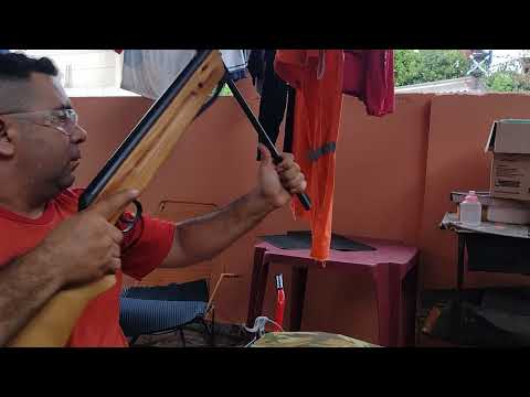 Carabina CBC G1 com problema na trava do êmbolo.