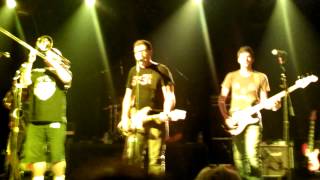 MU330 - Raw Fish (Apple Stomp)