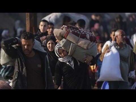 Ceasefire in Gaza: Palestinians return home as roads reopen