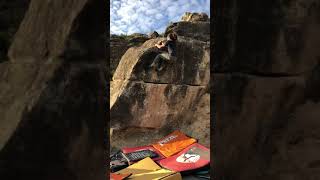 Photo of problem Problem 2 (Boulder 1.3, Universitat) in El Cogul boulder Area
