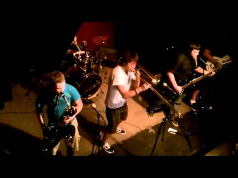 Four Minute Warning - Skank the Night Away(Live) 5/28/11