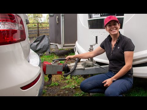 How To Hitch Up Horse Trailer - CORRECTLY!