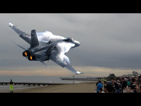 [4K] Italian greatest Airshow (extreme) at Jesolo 2024! F35, Eurofighter, Rafale, F-18