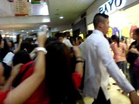 120113 ZE:A exit 2 (Glorietta)