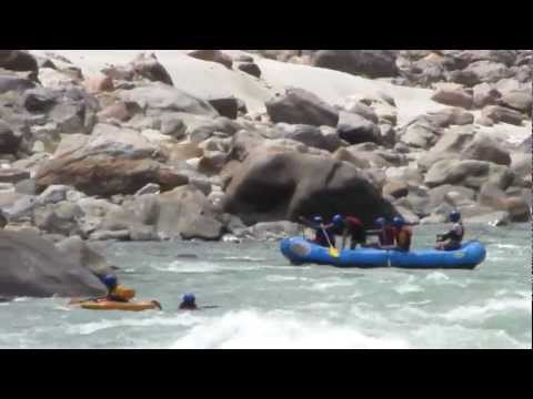 Dangerous Rafting in Grade 4 rapid - Roller coaster.MOV