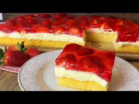 Classic! Strawberry cake with vanilla pudding, strawberry slices, sheet cake recipe simple & deli...