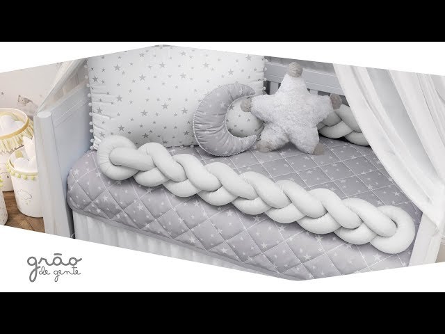 Quarto de Bebê Trança Estrelinhas e Pompons Branco | Grão de Gente