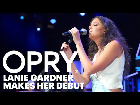 Lanie Gardner gibt ihr Opry-Debüt!