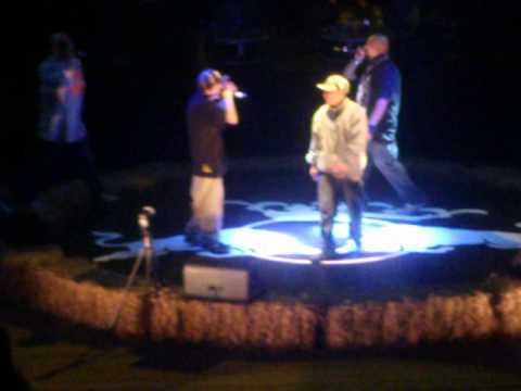 Nativo vs Gasper -Red Bull Batalla de los Gallos Peru 2012